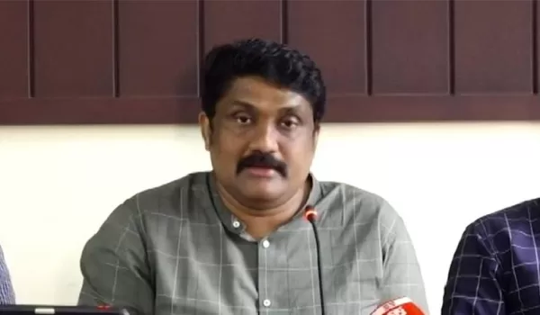 പോസ്റ്റുകൾ നീക്കിയ സംഭവം: വിഡി സതീശ​ന്റേത് മോദിയെ തോൽപ്പിക്കുന്ന നിലപാട്, കോൺഗ്രസ് ഇത്  തിരുത്തിയില്ലെങ്കിൽ വലിയ വില നൽകേണ്ടി വരുമെന്ന് എഎ റഹീം എം പി