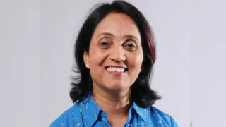 മലയാളികൾക്ക് അഭിമാനം, ഡോ. ഗീത കുമാറിന് ബ്രിട്ടീഷ് രാജാവിന്റെ ആദരം; സ്ത്രീകളുടെ ആരോഗ്യ മേഖലയിൽ നൽകിയ സേവനങ്ങൾക്ക് ഒബിഇ പുരസ്കാരം
