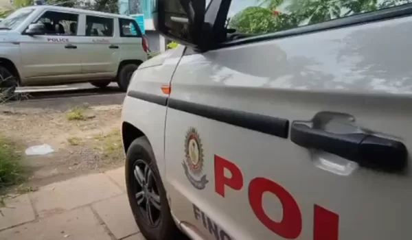 വീടിന്റെ വാതിൽ കുത്തിത്തുറന്ന് 30 പവൻ സ്വർണാഭരണം കവർന്നു; സംഭവം കോഴിക്കോട്