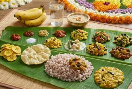 ഓണസദ്യ ഒരുക്കേണ്ടേ, തൂശനില നിറയ്ക്കേണ്ടേ! സദ്യയിലെ പ്രധാന വിഭവങ്ങൾ ഏതൊക്കെ?