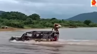 കാഞ്ഞിരപ്പുഴ റിസർവോയറിൽ ഓഫ് റോഡ് ജീപ്പുമായി യുവാക്കളുടെ അപകടകരമായ ഡ്രൈവിങ്