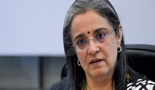 ഹിൻഡൻബർഗ് ആരോപണം; പിഎസിക്ക് മുന്നിൽ ഹാജരാകാതെ മാധബി പുരി ബുച്ച്, യോഗം മാറ്റി