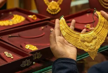 കാത്തിരിപ്പ് വെറുതെയായില്ല; സ്വർണം താഴേക്ക്