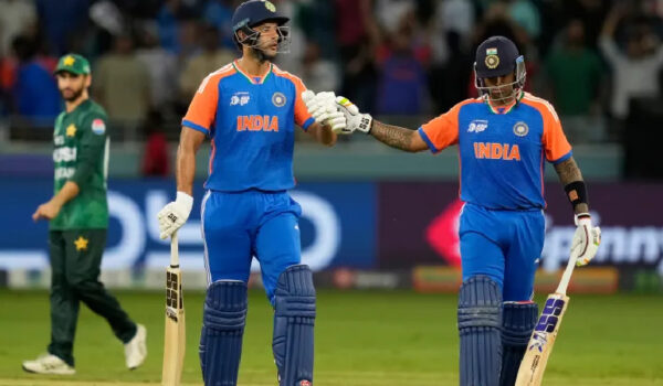 മത്സരത്തിന് ശേഷം കൈകൊടുത്തില്ല: ഇന്ത്യക്കെതിരെ പരാതിയുമായി പാകിസ്ഥാൻ ടീം