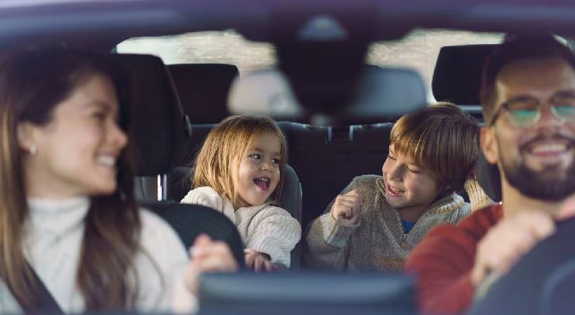 car safety while travelling with kids