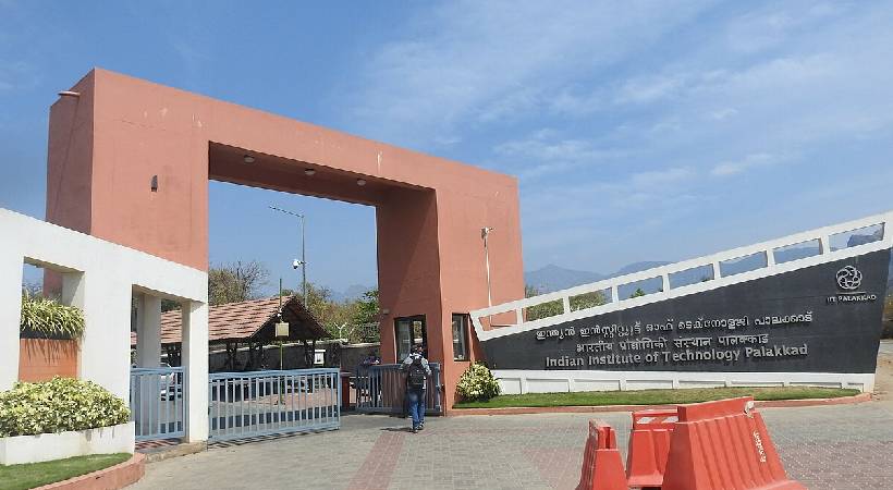 palakkad-iit-student-attacked-kanjikode-campus-security-breach-kasaba-police