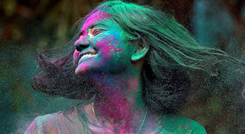 HOLI