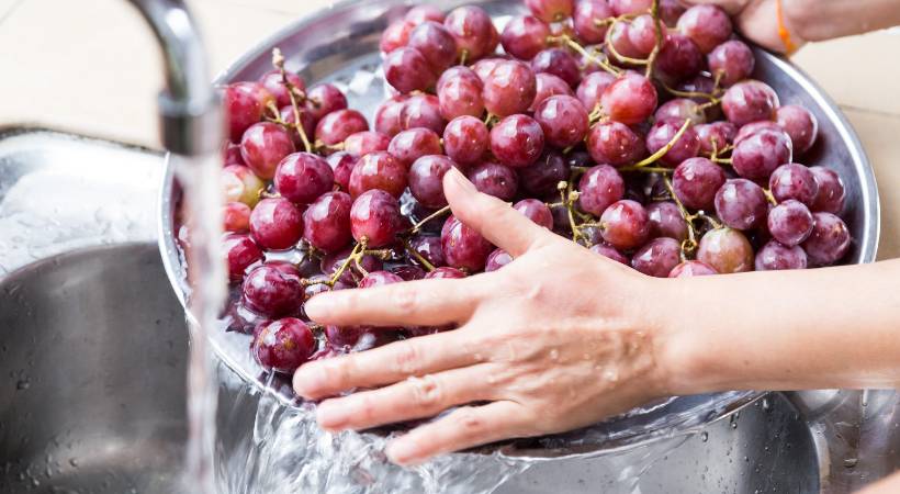 how to remove pesticides from grapes