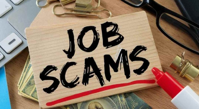 dhaka-airport-man-crying-job-scam-viral-video