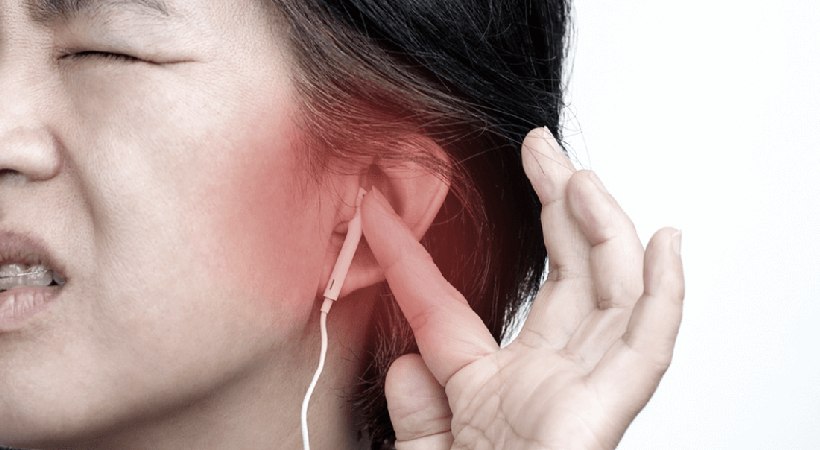 hearing-loss-risks-earbuds-usage-youth-malayalam-health-tips