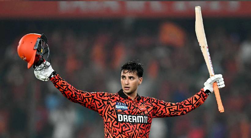 ഐപിഎല്ലിൽ ഡൽഹിയെ തകർത്തു ഹൈദരാബാദ് ; അഭിഷേക് ശർമ്മയ്ക്ക് സെഞ്ചുറി