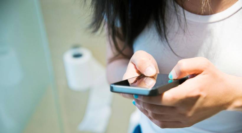 PHONE USING IN TOILET
