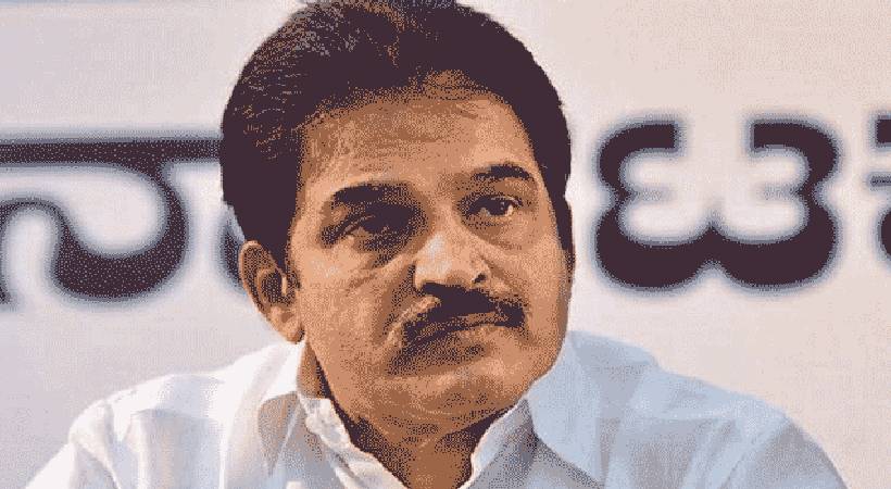 ആലപ്പുഴയിൽ വീണ്ടും കെ സി വേണുഗോപാലിനായി ഫ്ലക്സ് ബോർഡുകൾ; ഹൈക്കമാൻഡ് നിർദ്ദേശം അവഗണിക്കപ്പെടുന്നു
