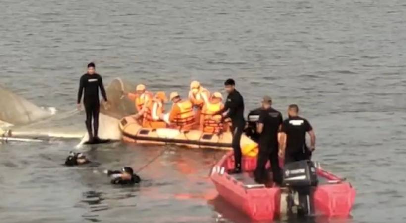mother child dead body found
