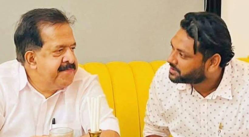 DYFI Criticises Ramesh Chennithala Over Personal Staff Appointment